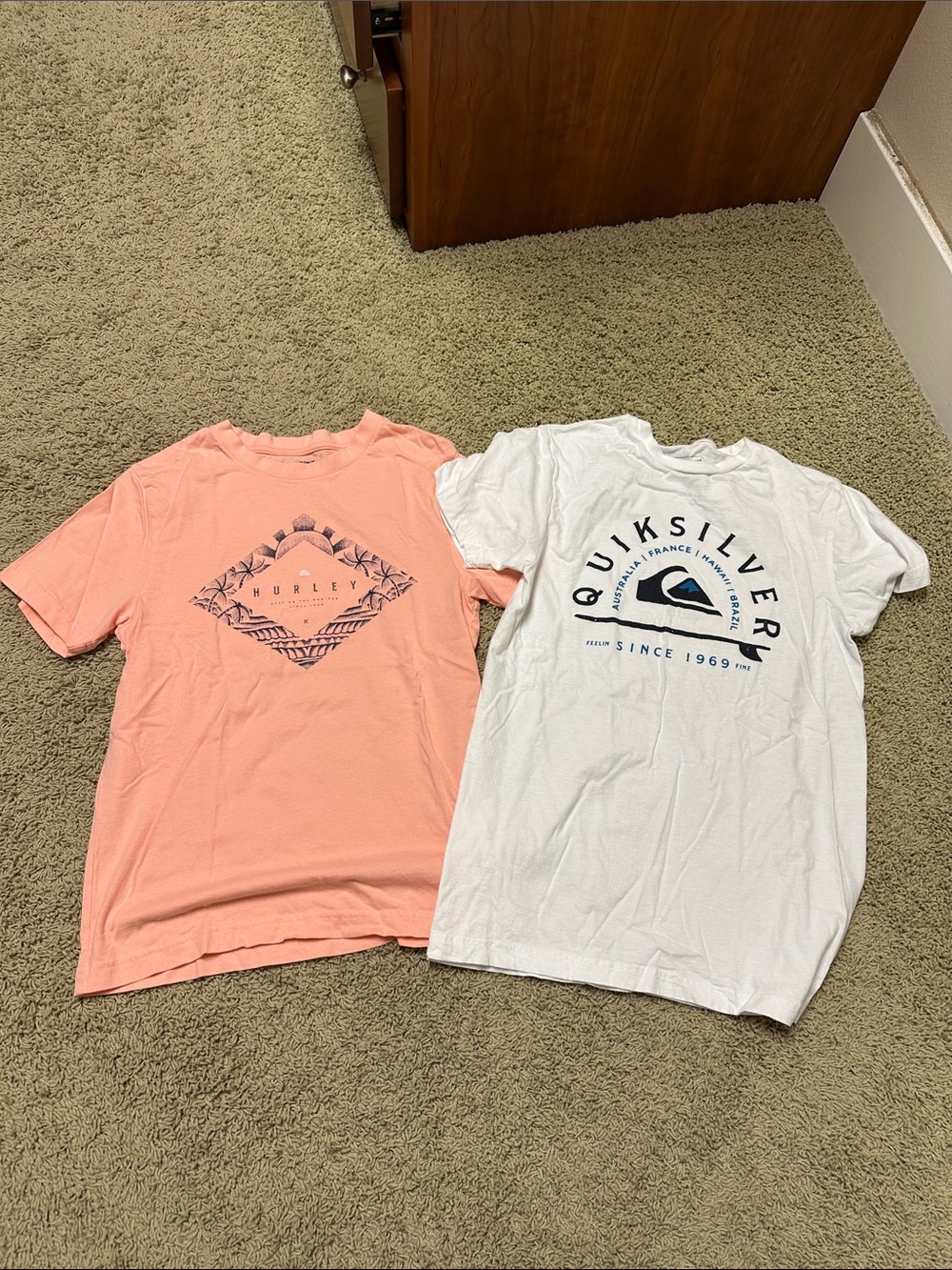 Hurley Peach Short Sleeve Kids Tee with Front Graphic